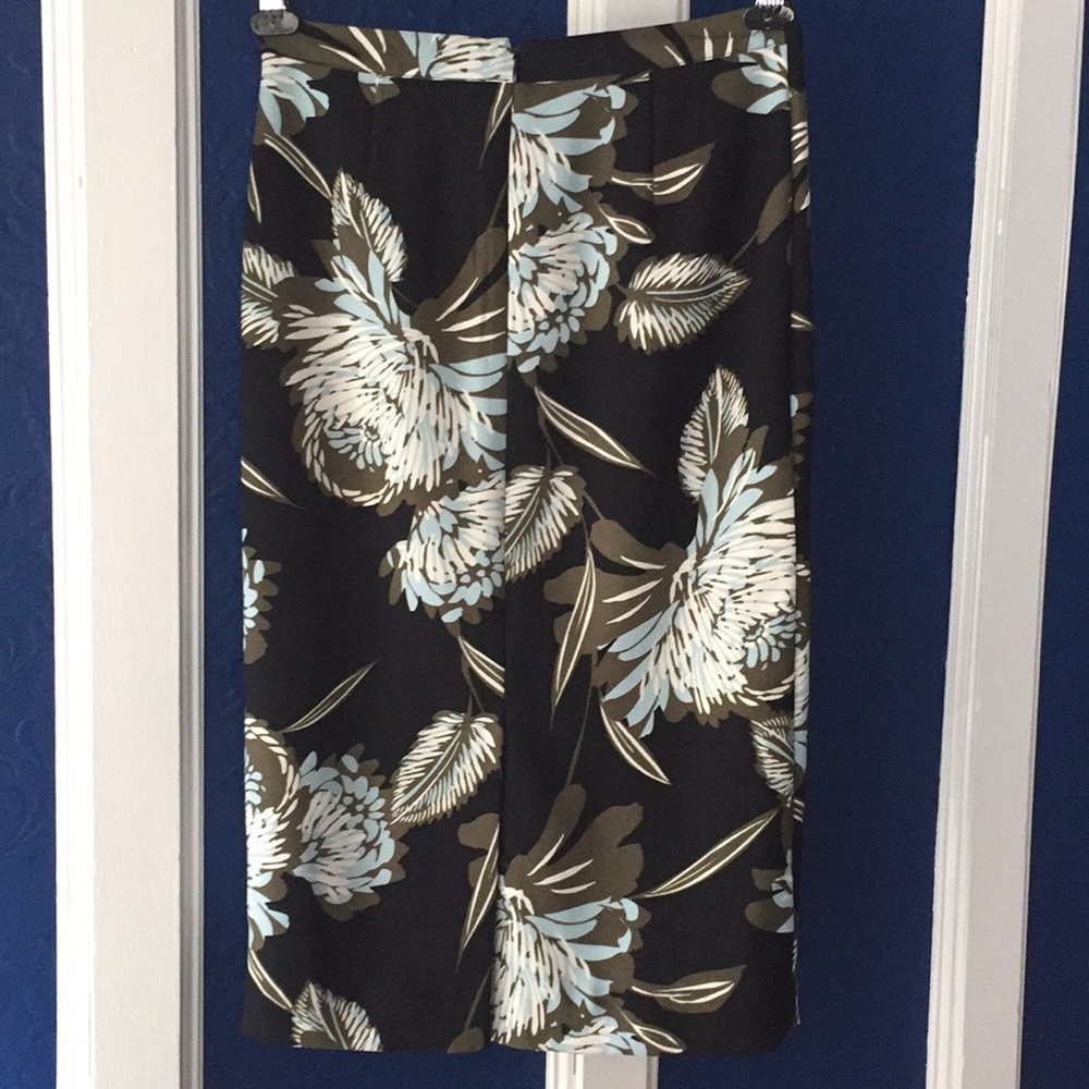 Whowhatwhere 10. Black skirt with green white blue - Picture 4 of 5